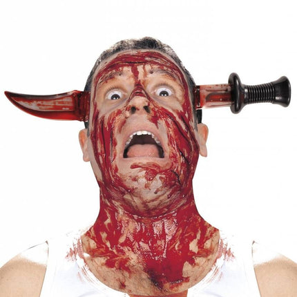 Halloweenaccessoires mes door hoofd met bloed